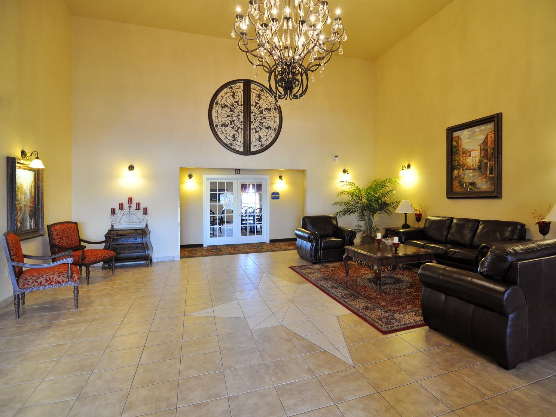 Econo Lodge Inn & Suites Greenbrier Екстериор снимка